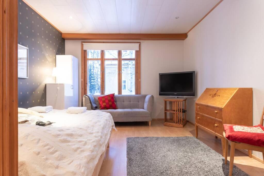 אולו Cozy 1 Bedroom Apt And Free Parking By The Railway Station מראה חיצוני תמונה